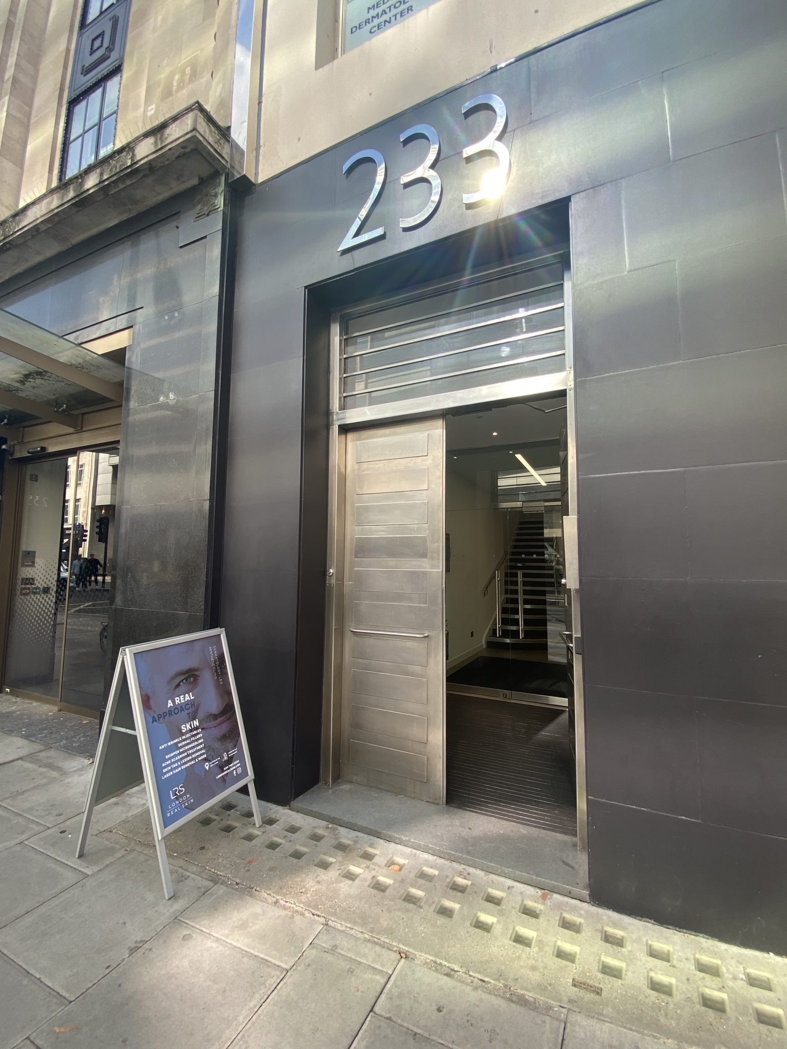 The clinic entrance and location on High Holborn in central London